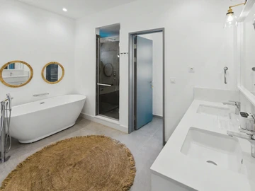 4 Bedroom Apartment
