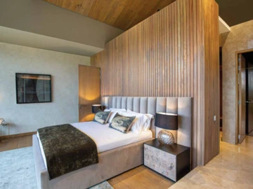 5 Bedroom Villa