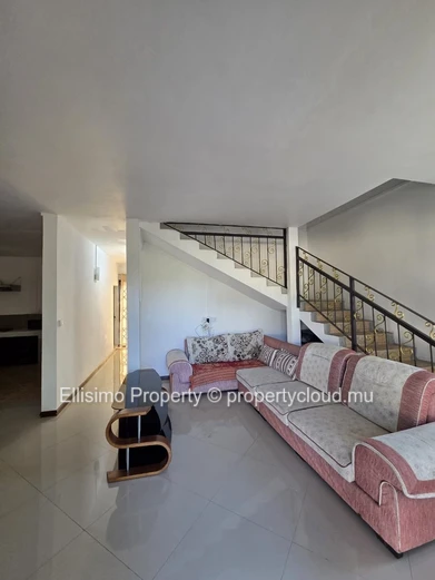 À vendre – Maison 4 chambres avec piscine, CCTV et alarme | Goodlands (Bypass)