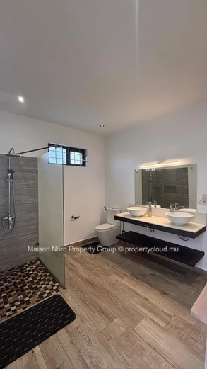 Modern 3-Bed Furnished Villa with Pool in Calodyne