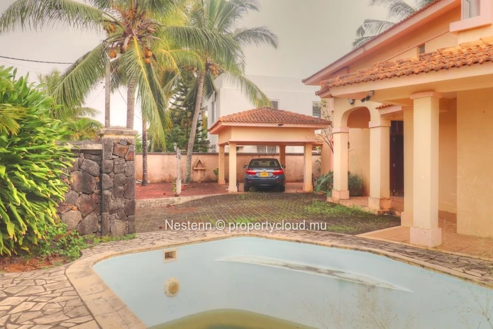 Opportunité Rare à Cap Malheureux : Villa Familiale de 200 m² avec Piscine 