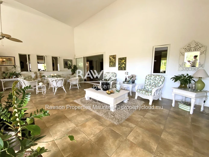 Emerald Haven : Villa De 4 Chambres Sur 2000M2 De Splendeur De La Nature