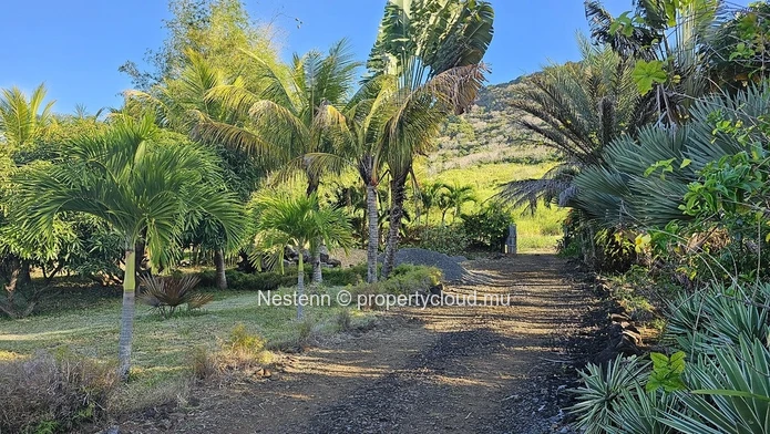 Sea-View Estate with 17 Chalets in a Lush Tropical Setting