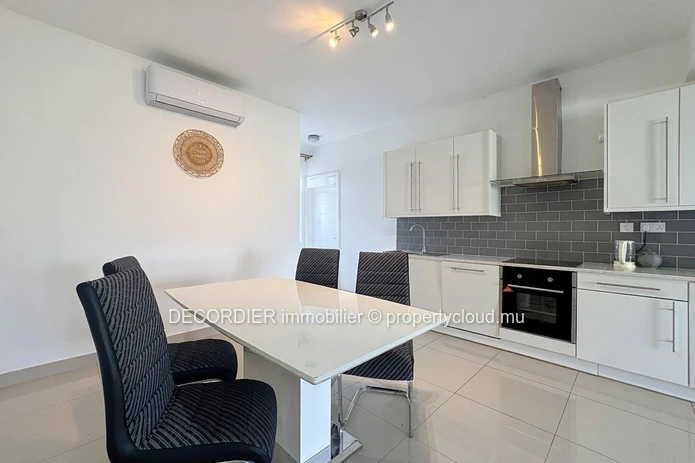 Spacious Apartment for Rent – Pereybère