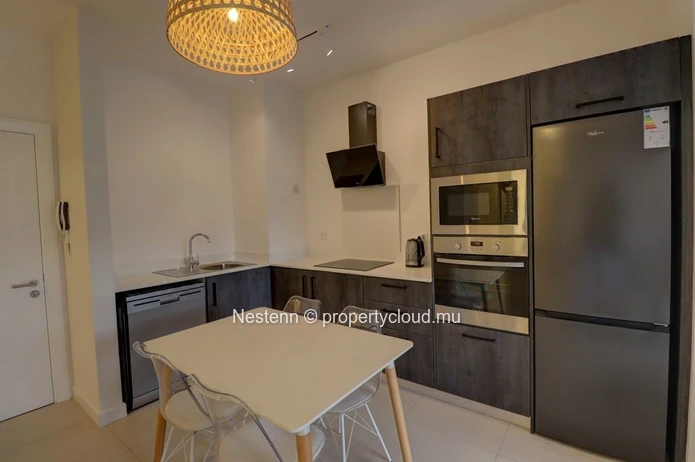 Appartement moderne & luxueux au rez-de-chaussée avec jardin privatif et vue panoramique 