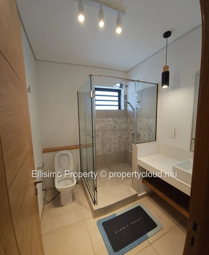 Maison Moderne en Résidence Sécurisée