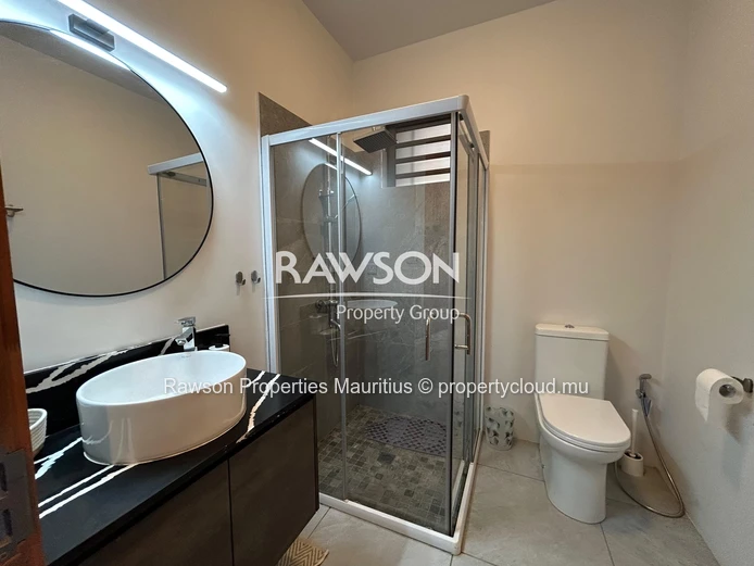 Appartement Moderne de 3 Chambres en Rez-de-Chaussée à Louer