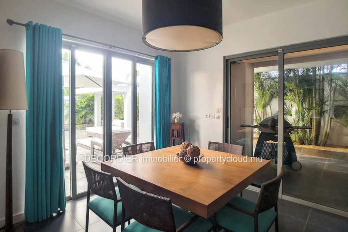 Sublime villa dans une résidence en bord de mer avec piscine privée