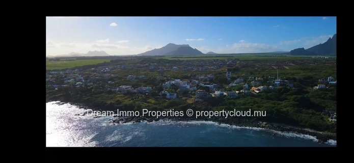 Appartement élégant de 2 chambres avec jardin dans une résidence en front de mer à Flic en Flac – Île Maurice