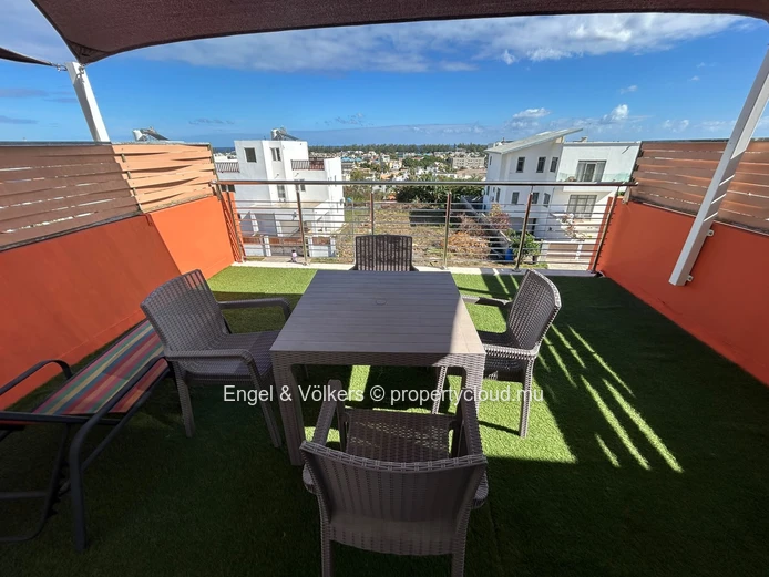 Charming Triplex House for Sale in Flic en Flac – Reserved for Mauritian Citizens