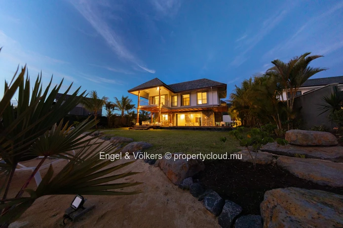 A Boater’s Dream – Luxury Living in a marina