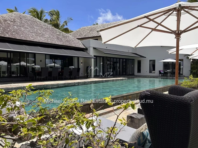 A serene haven with golf and sea view!