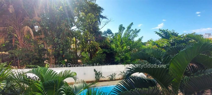 Appartement Spacieux A Vendre Proche Plage A Riviere Noire