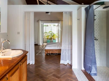 5 Bedroom Villa