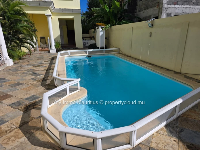 2-Bedroom Apartment — Pereybère, 10 min Walk to the Beach