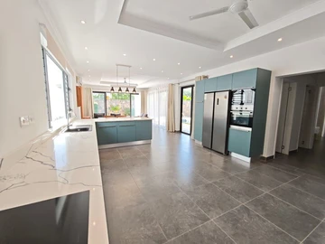 4 Bedroom Villa