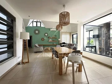 4 Bedroom Villa