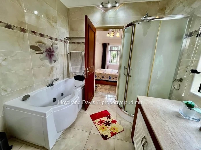 Duplex House with Private Pool in a Secure Residence