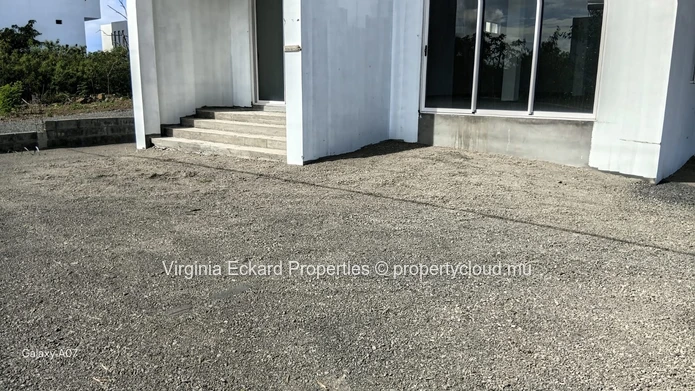 **Bureau à Louer à Pereybere : Espace Moderne à Grand Baie**