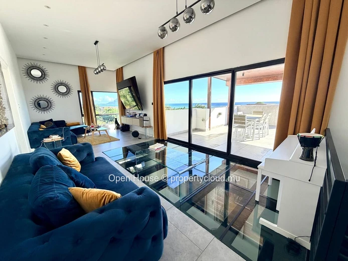 Luxury 3-Bedroom Penthouse with Private Pool in Tamarin (Sole Mandate)