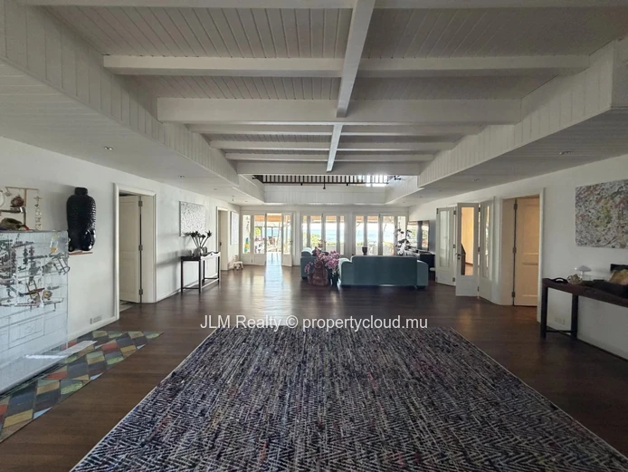 Exceptional Beachfront Villa for rent in Tamarin, Mauritius