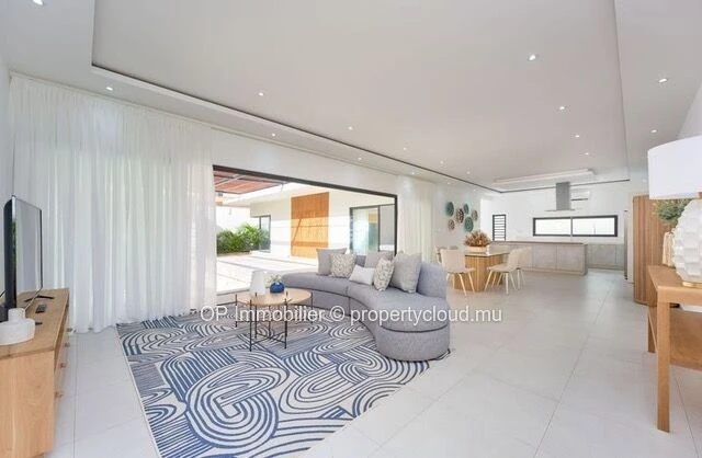 Maison 4 chambres avec piscine à vendre à Grand Baie