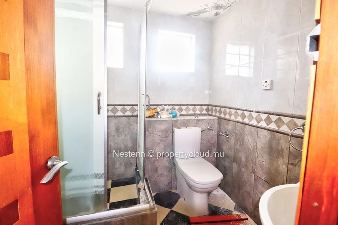 Opportunité Rare à Cap Malheureux : Villa Familiale de 200 m² avec Piscine 