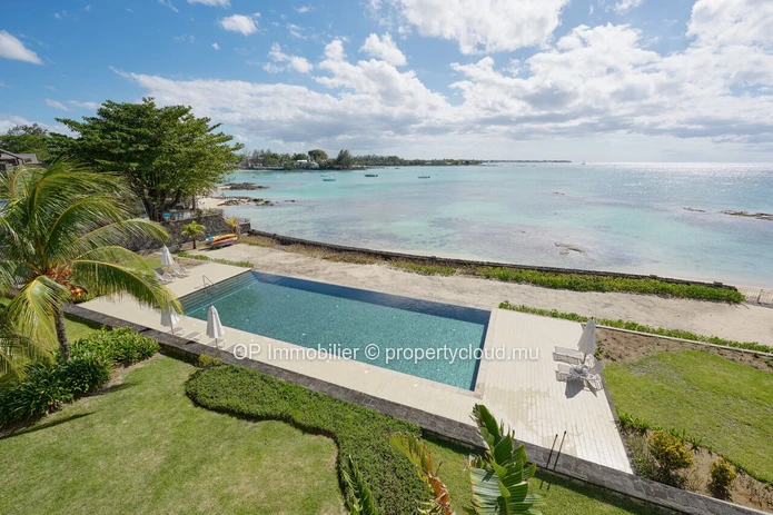 Penthouse meublé de 320 m² à louer à Péreybère avec piscine