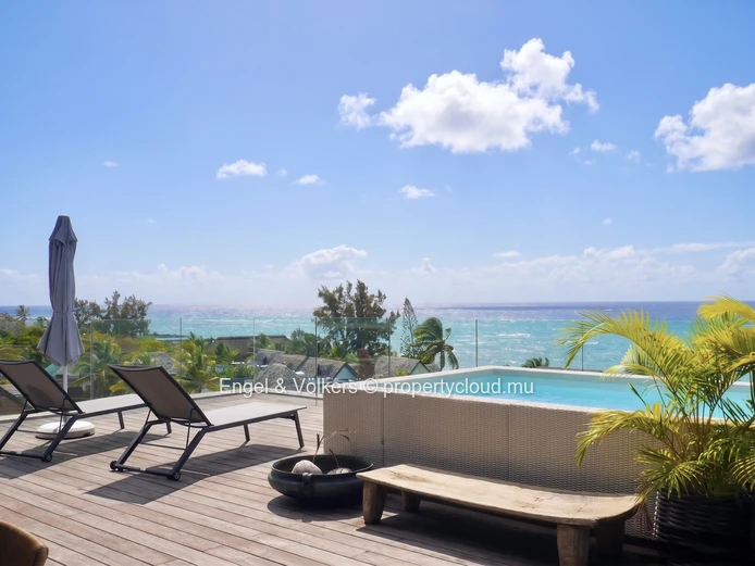 Ocean-View Penthouse with Private Pool in Pointe aux Canonniers