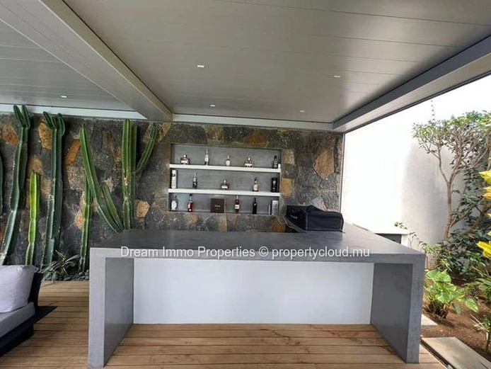 Superbe Villa Style Balinais Avec Grande Piscine A Grand Baie - Ile Maurice