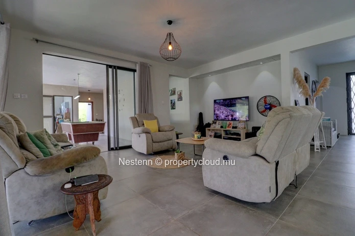 Elegance and Comfort in a Prime Location
