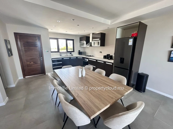 A vendre duplex dans une résidence privée à Bain Boeuf