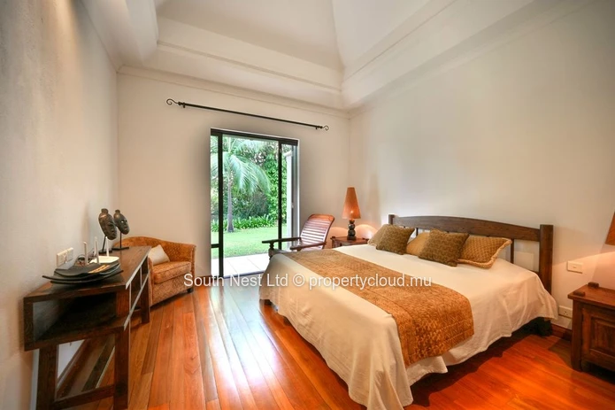 Villa de Prestige dans un Domaine Golfique à Tamarin | Piscine Privée & Vue Montagne