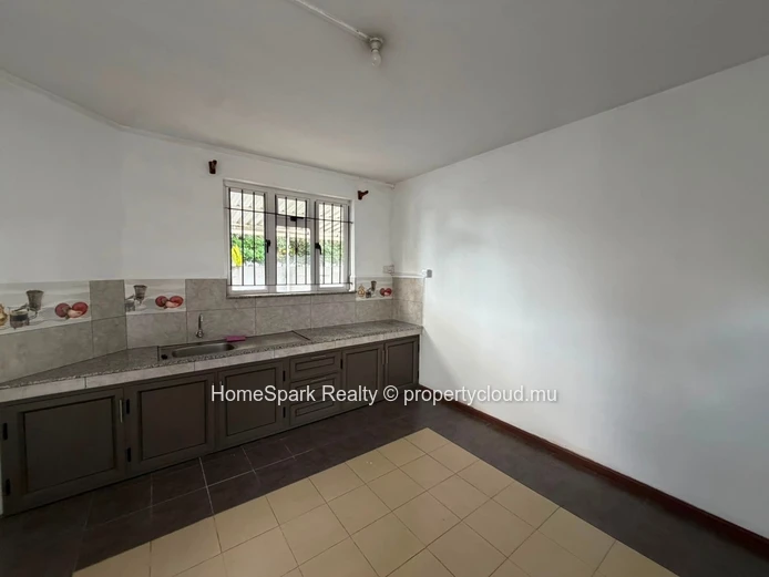 2-Bedroom Apartment for Rent – Rose Hill