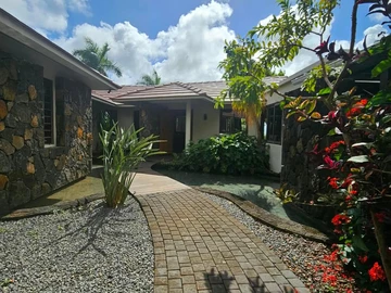 4 Bedroom Villa