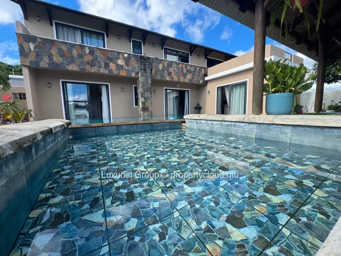 Stunning Contemporary Villa for Rent in Calodyne