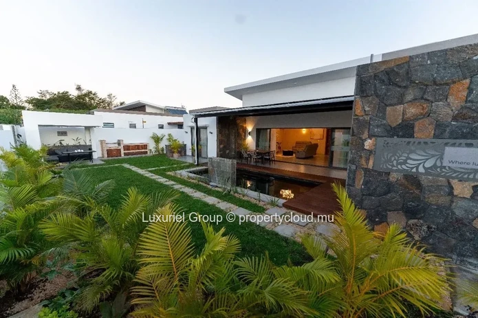 3-Bedroom Villa With Pool, Terrace, And Private Garden
