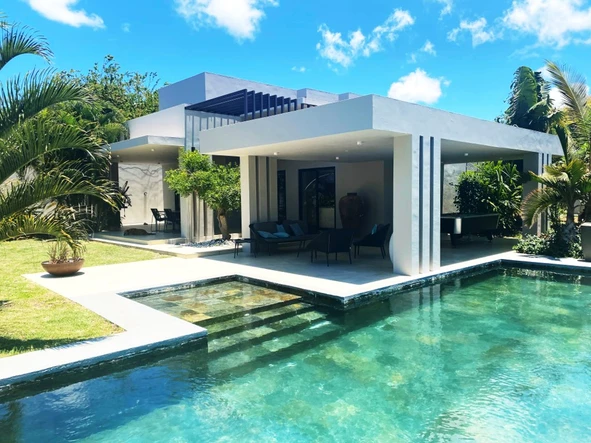 Exclusive: rare modern and spacious villa for sale