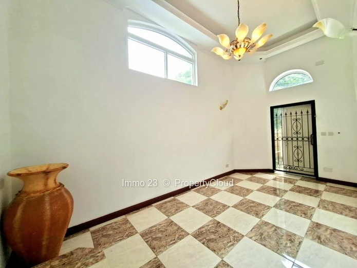 House for Sale in Albion