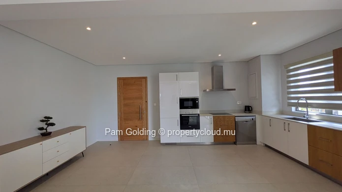 Tout nouvel appartement de 2 chambres à louer à Pereybère – Confort moderne dans un emplacement côtier privilégié