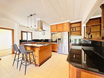 4 Bedroom Villa