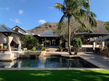 6 Bedroom Villa