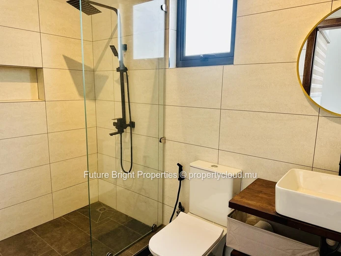 Maison Contemporaine 3 Chambres à vendre dans un Quartier Résidentiel Prisé