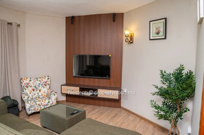 Vie en bord de mer spacieuse maison de 3 chambres avec véranda et espace vert