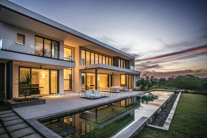 Villa Rempart | Villa Prestigieuse de 5 Chambres avec Piscine et Cadre Montagneux