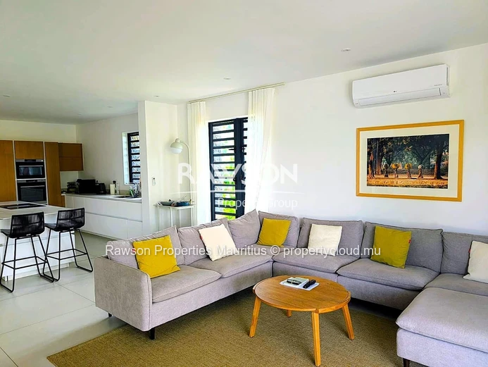 Villa Contemporaine De 4 Chambres Avec Vue Sur Le Golf À Vendre À Azuri | Roches Noires | €