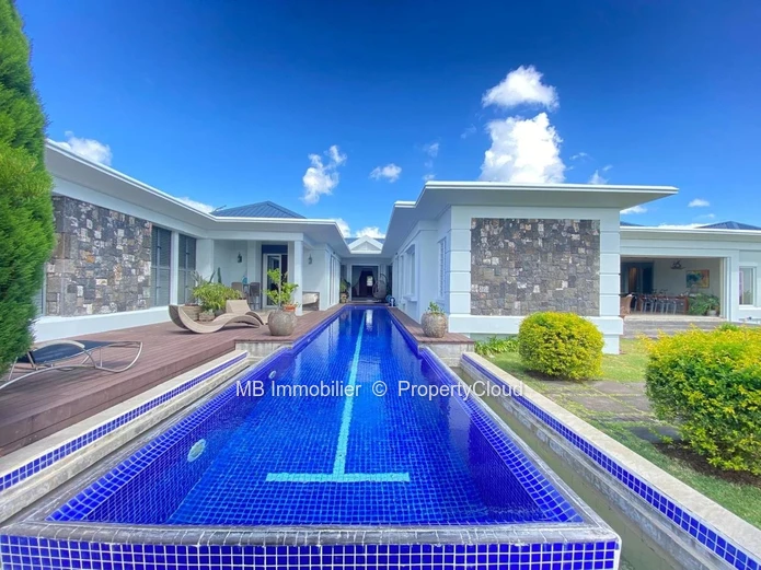 Villa for sale.