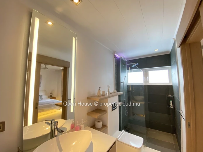 Exclusivité - Domaine recherché sur Grand Baie - Villa à vendre - 3 chambres en suite - beaux volumes - grand jardin ... (Mandat exclusif)