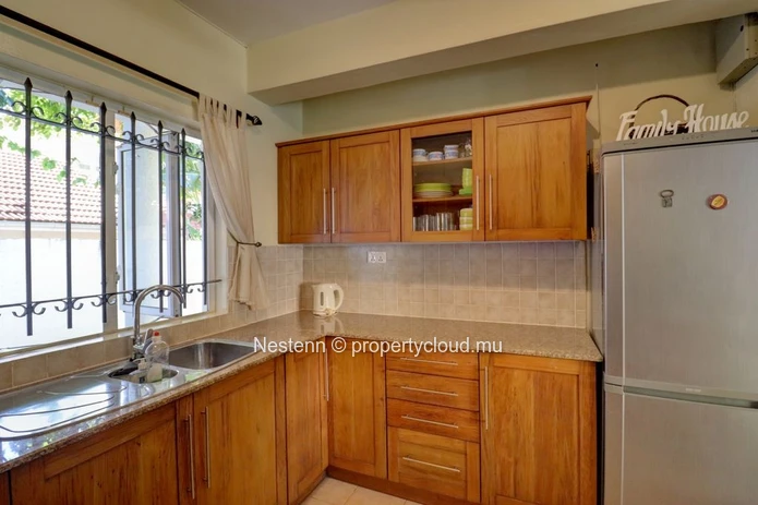 Stunning 3-bedroom duplex with sea access 