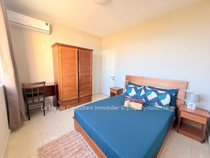 3-Bedroom Apartment - Sea view - Close to bus stop, shops and beaches